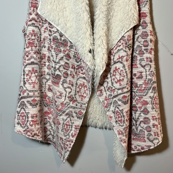 Waterfall Bohemian Sherpa Tapestry Vest - Picture 6 of 11